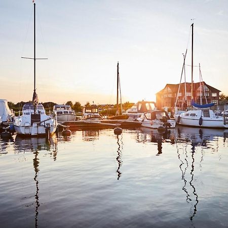 Bades Huk Marina Hotel Hohen Wieschendorf Zewnętrze zdjęcie
